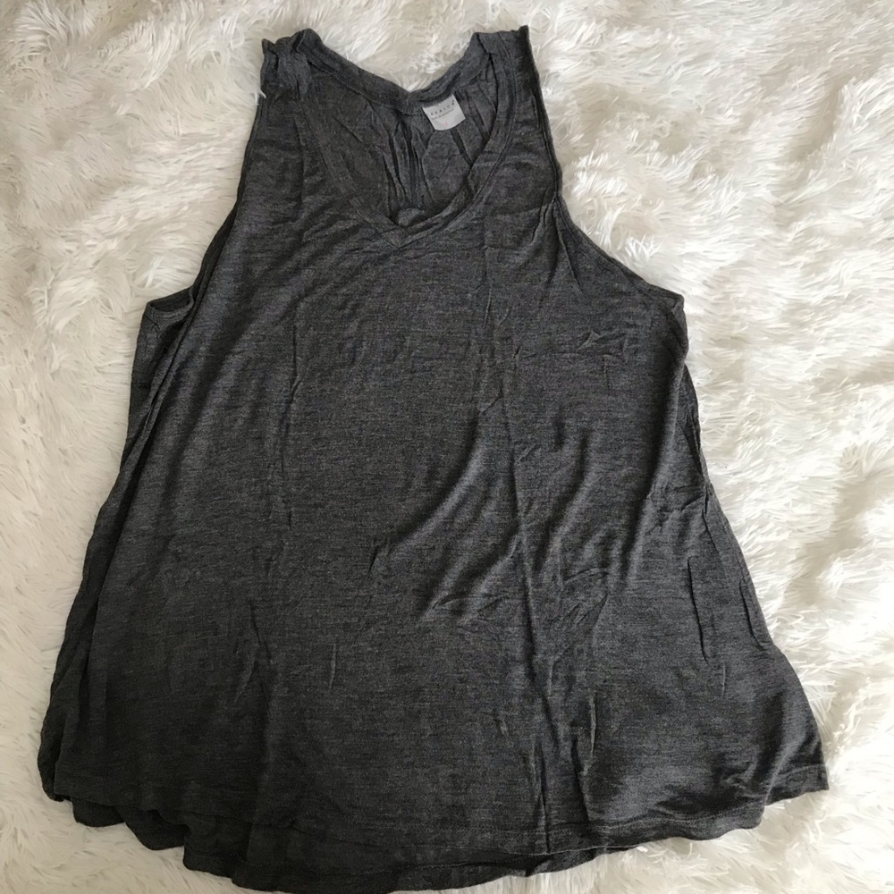 Gray tank top